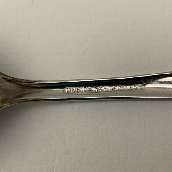 Wm. A Rogers Oneida Surf Club Stainless Serving Spoon Pie Server Butter Knife - Picture 4 of 4